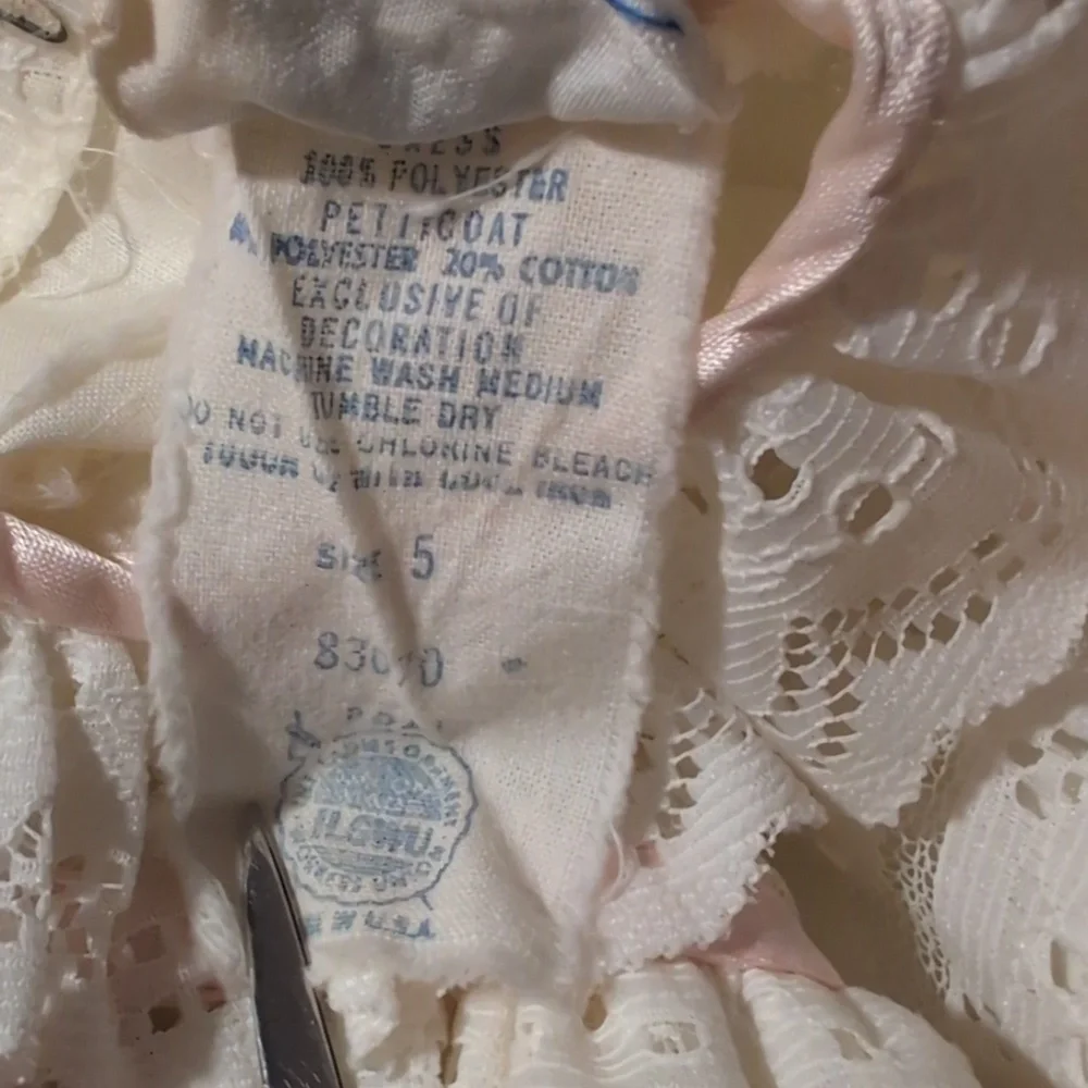80s Vintage Cinderella union made white Lace Ruffle Satin‎ Girls dress size 5